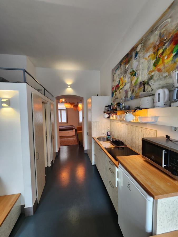 Apartment Stylish Art - Wifi & Great Location